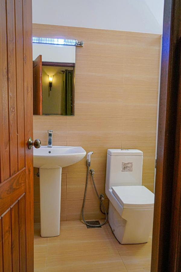 Blue Moon Residency Hotel Nuwara Eliya Buitenkant foto