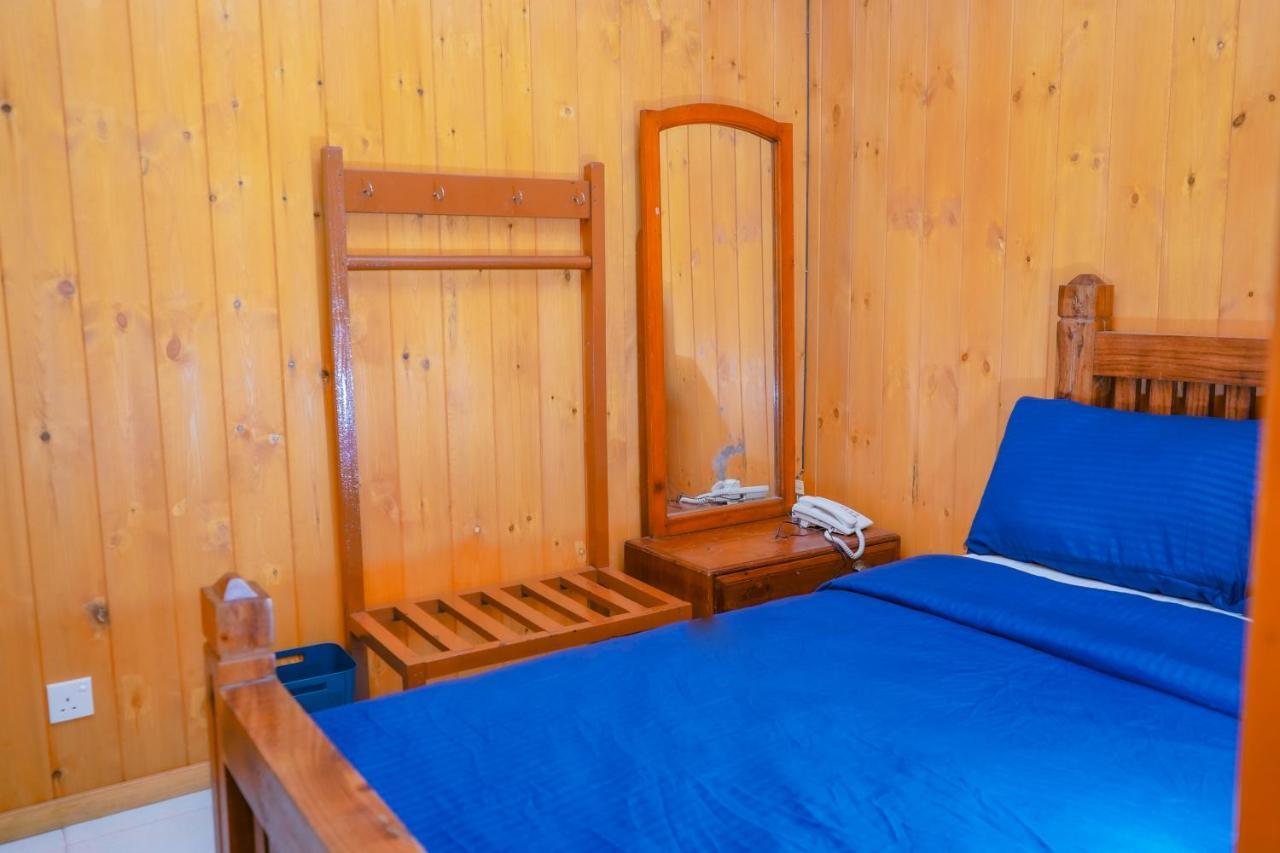 Blue Moon Residency Hotel Nuwara Eliya Buitenkant foto