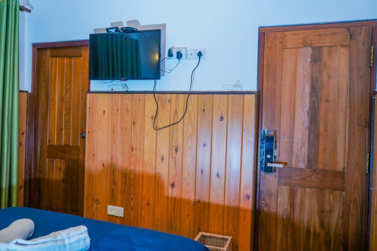 Blue Moon Residency Hotel Nuwara Eliya Buitenkant foto