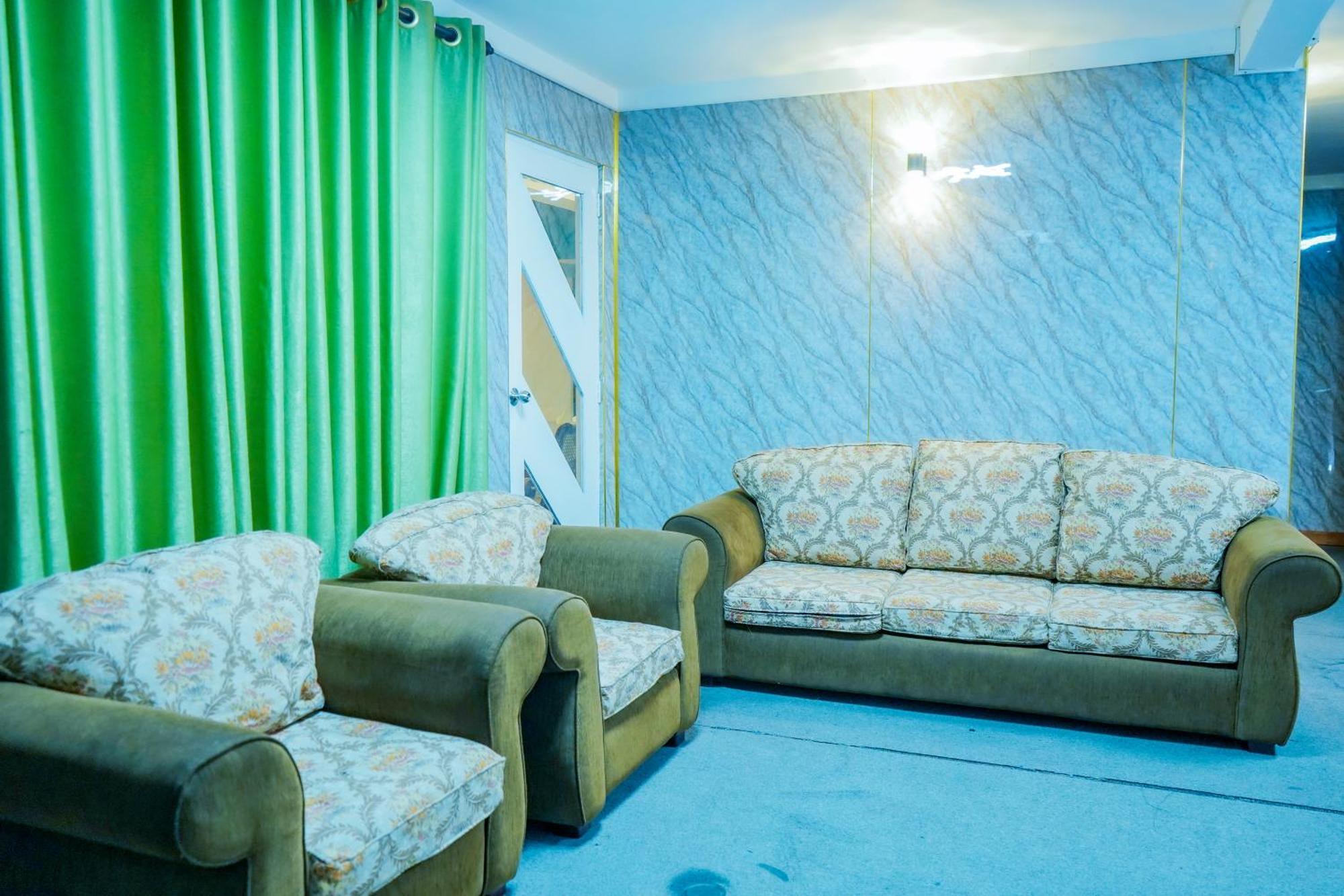 Blue Moon Residency Hotel Nuwara Eliya Buitenkant foto